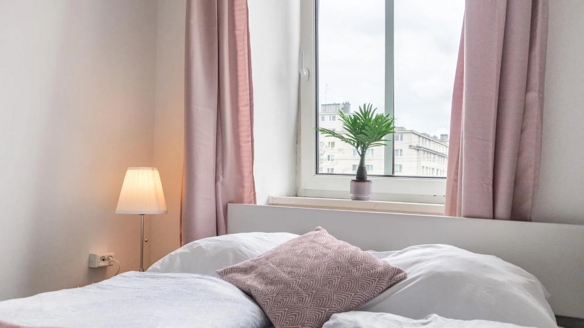 Massive 6Br Apartment At Millenium City For Big Groups Vienna 0*,