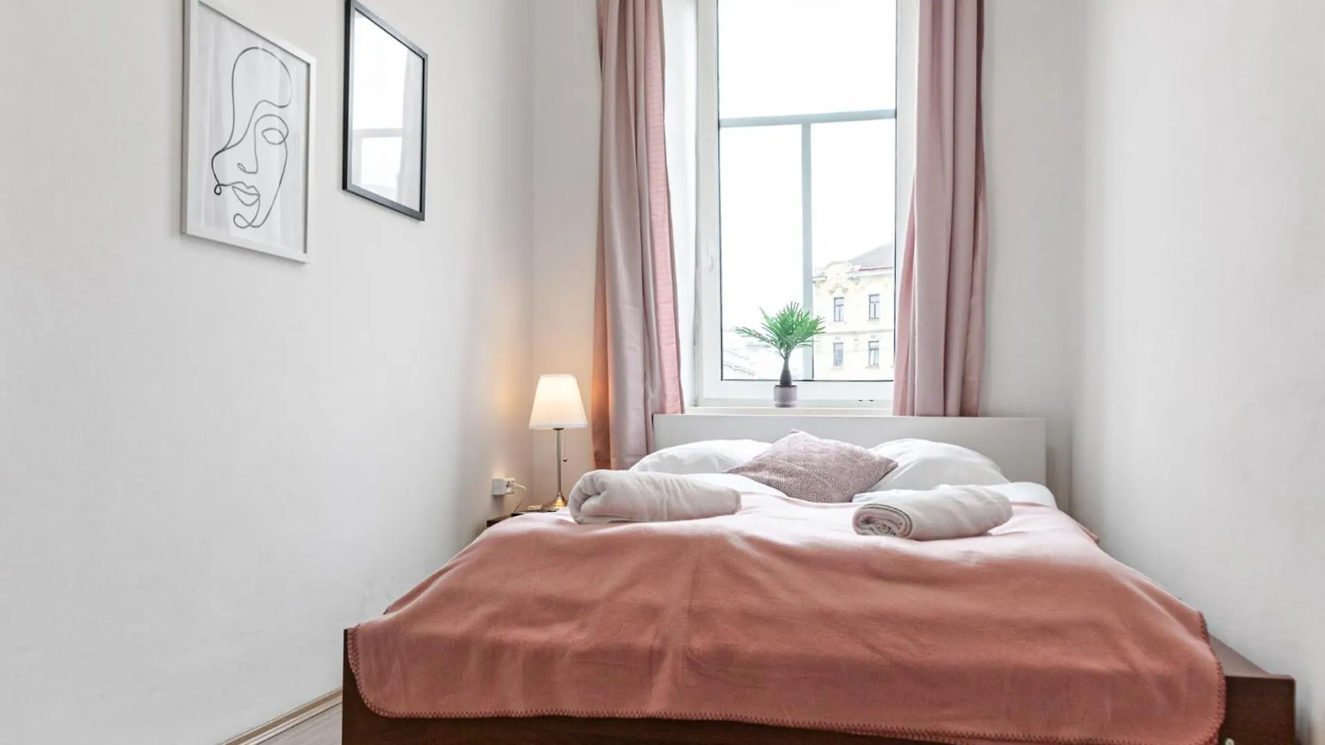 Massive 6Br Apartment At Millenium City For Big Groups Vienna