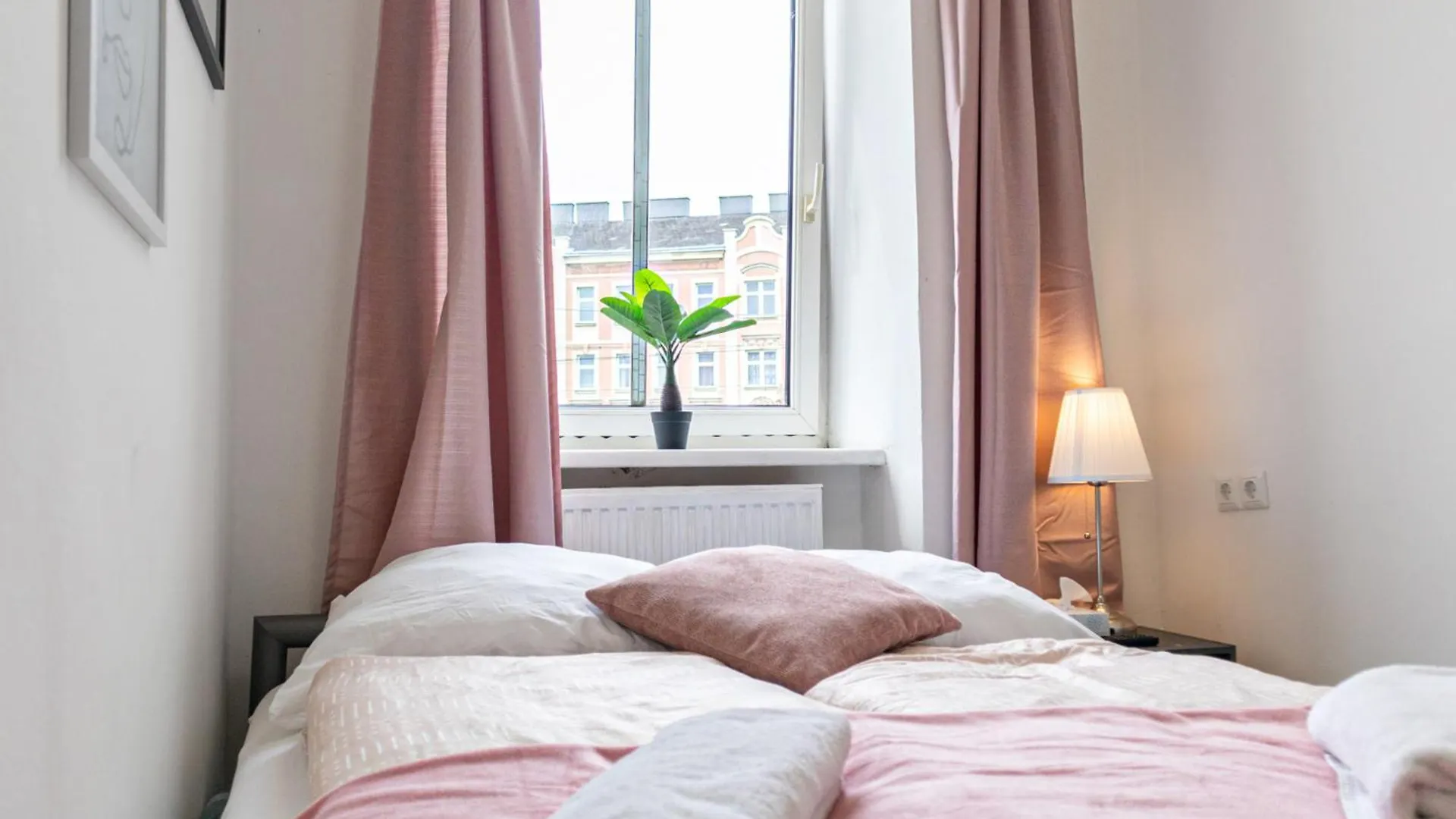 Massive 6Br Apartment At Millenium City For Big Groups Vienna
