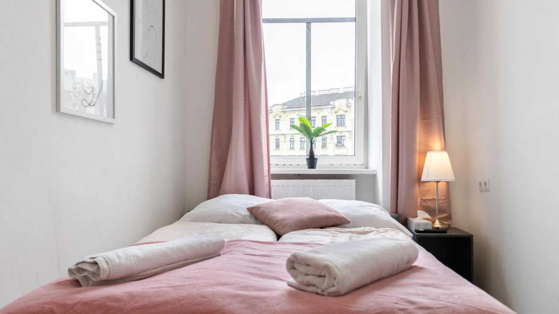 Massive 6Br Apartment At Millenium City For Big Groups Vienna
