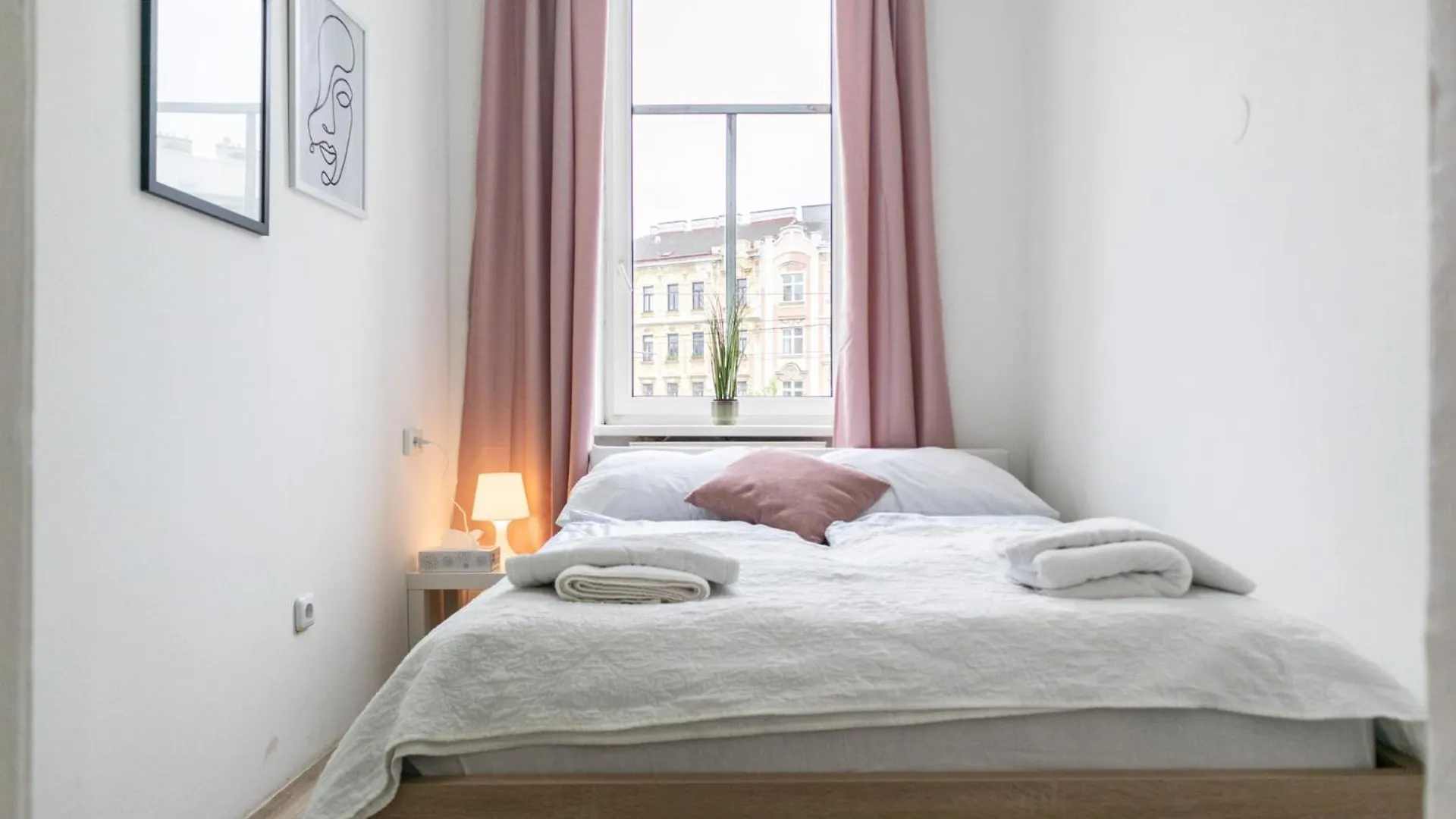 Massive 6Br Apartment At Millenium City For Big Groups Vienna 0*,  Austria