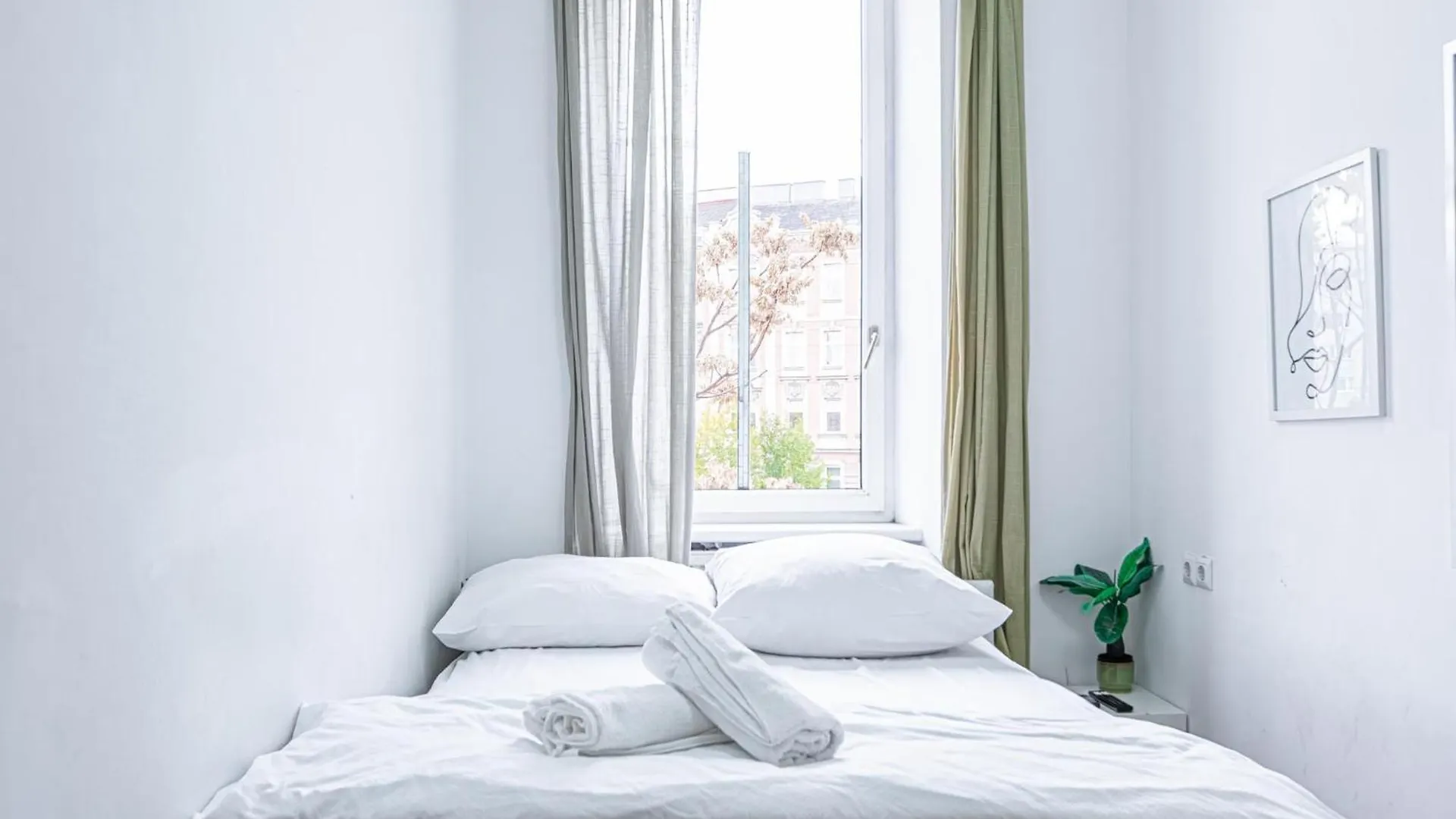 Massive 6Br Apartment At Millenium City For Big Groups Vienna 0*,