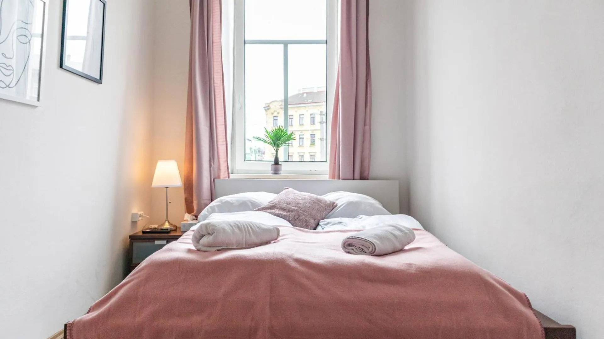 Massive 6Br Apartment At Millenium City For Big Groups Viena 0*,
